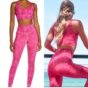 Ivl Collective Power Pink Bra/Active Leggings 2 Piece SET Size Small (2/4)
